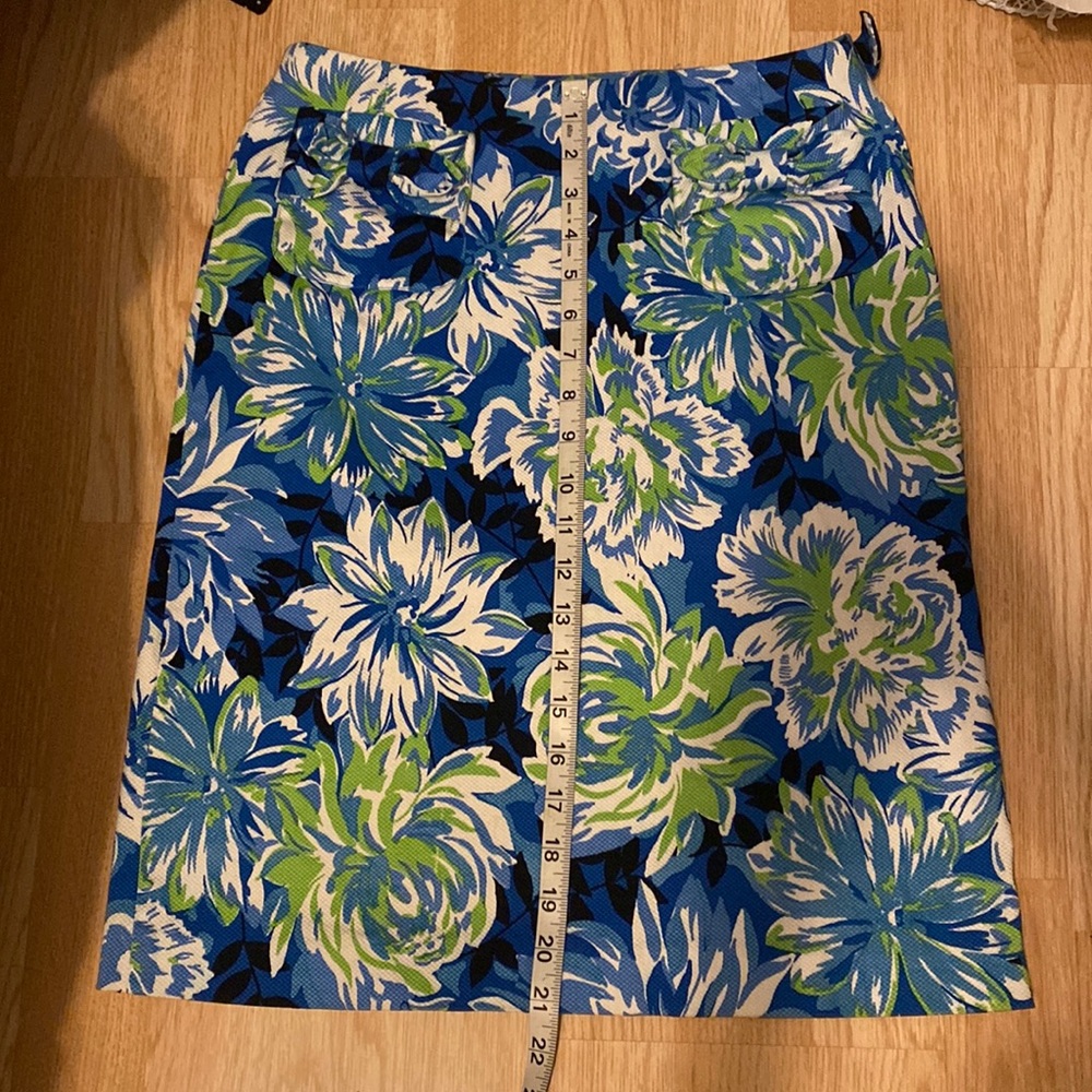 Cute patterned pencil skirt